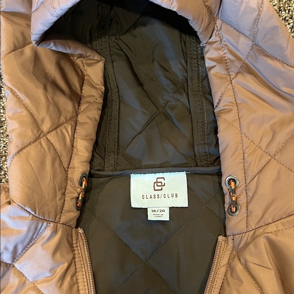 Class Club Quilted Jacket in Brown - Picture 3 of 7